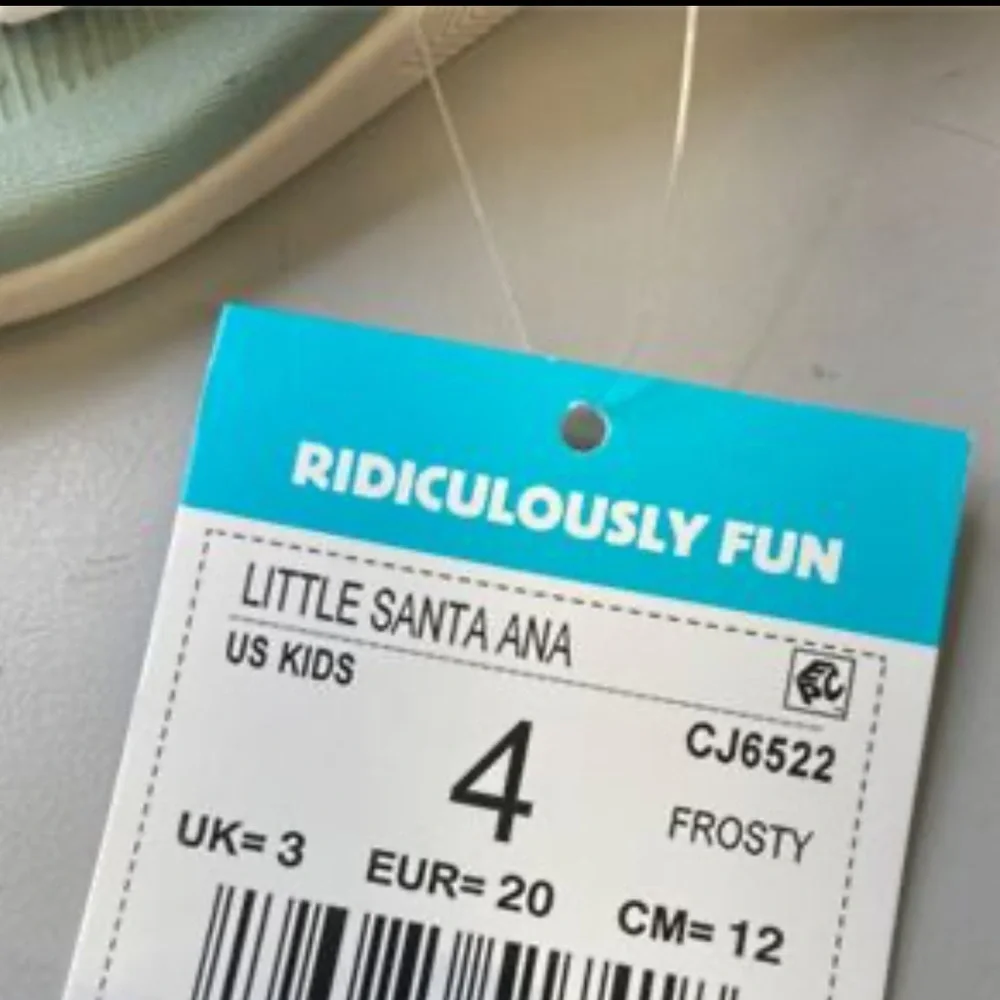 REEF girls Little Santa Ana size 4